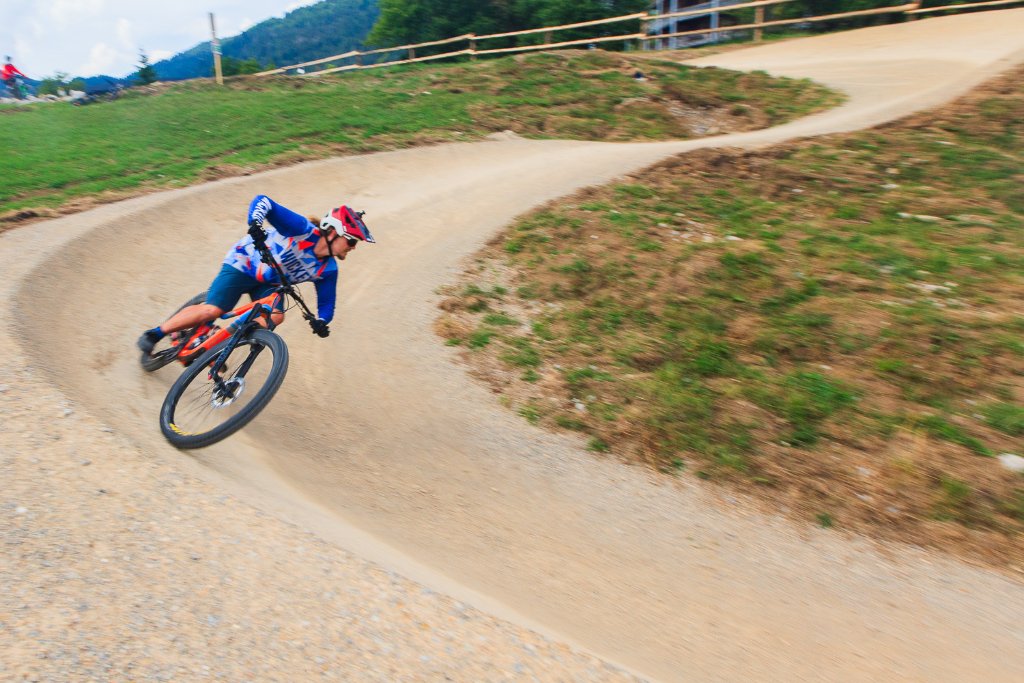 Jazda na horskom bicykli v prírode